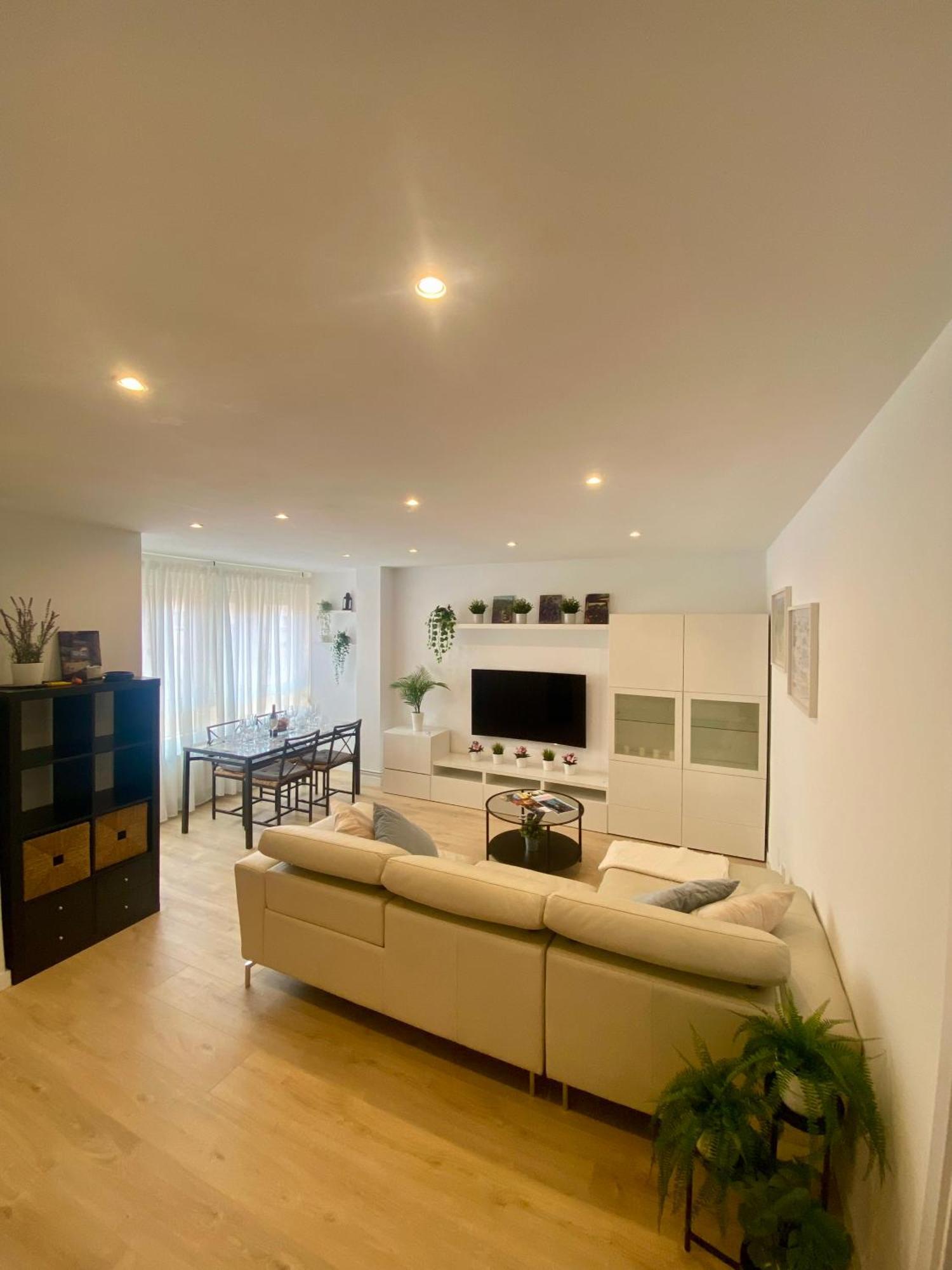 Apartamento De Lujo River Suites ซานตานเดร์ ภายนอก รูปภาพ
